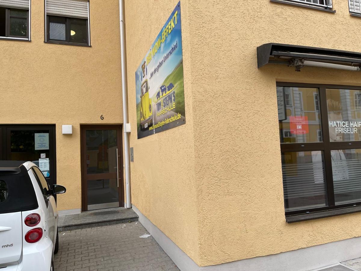 Helle Zwei-Zimmer-Stadt-Wohnung Am Bismarkplatz Mit Tiefgarage Landshut Exterior photo